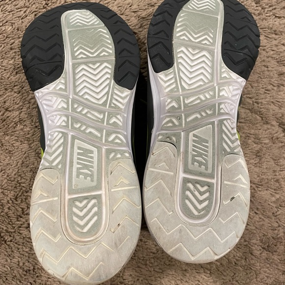 Vapor Zoom Tennis Court Shoe-Used Size 9 - Picture 3 of 4